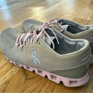 On Clouds. Size 11. GUC.